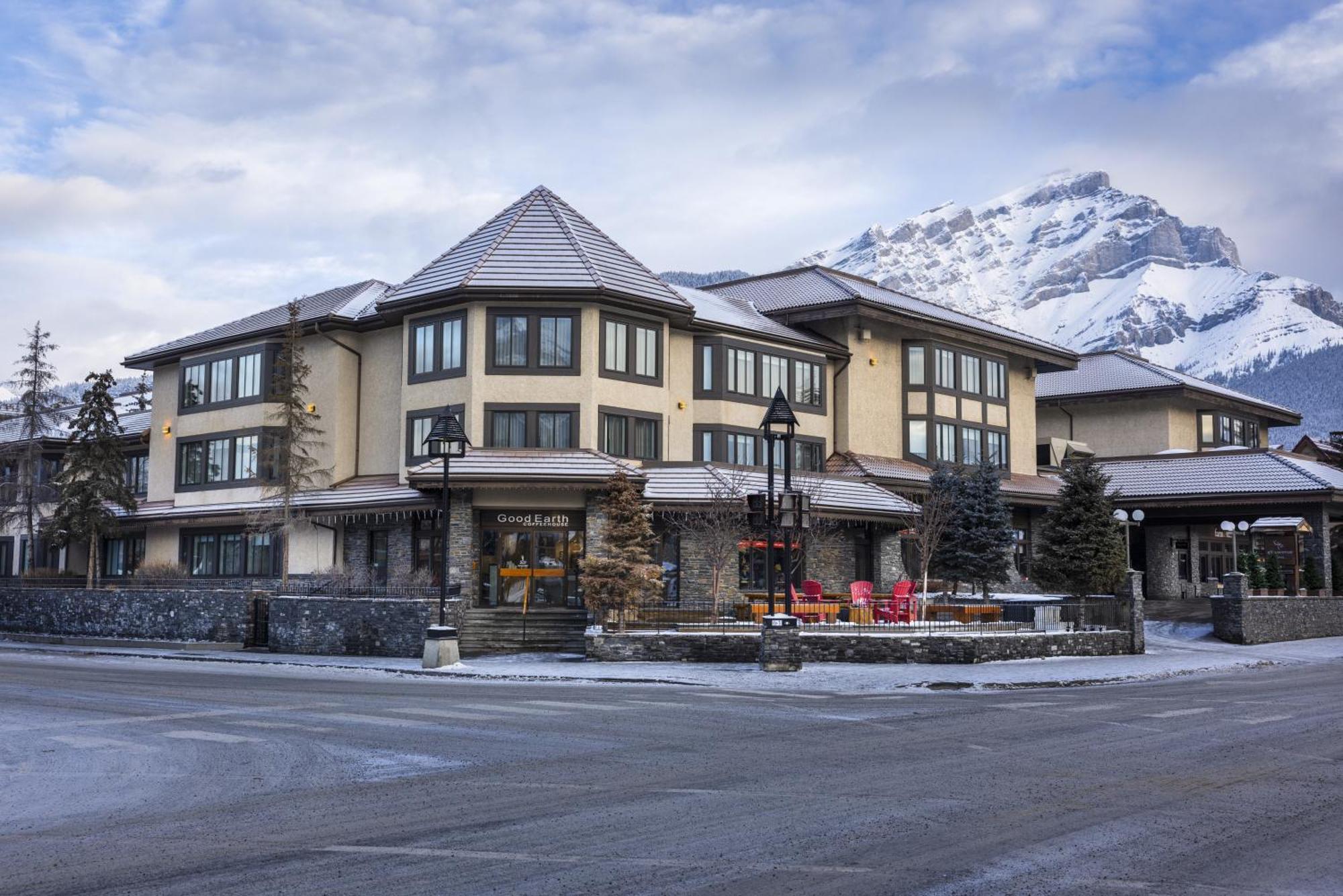 Hotel Elk + Avenue Banff