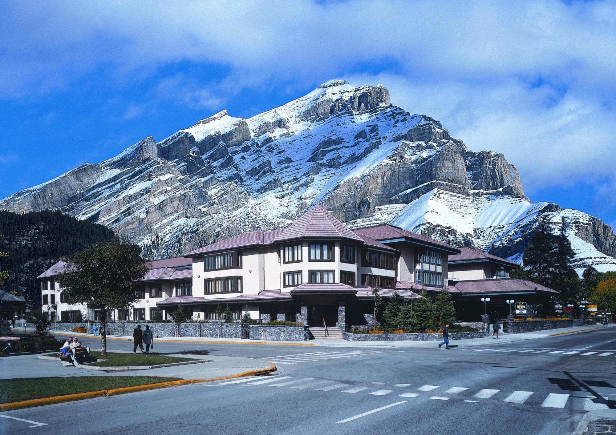 Elk + Avenue Hotel Banff