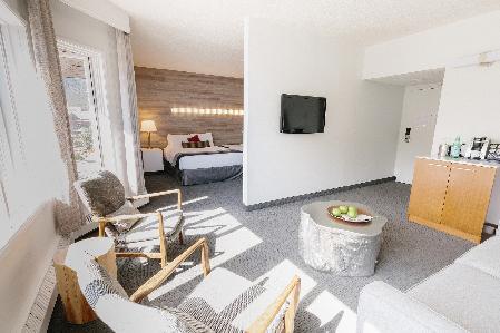 Elk + Avenue Hotel Banff