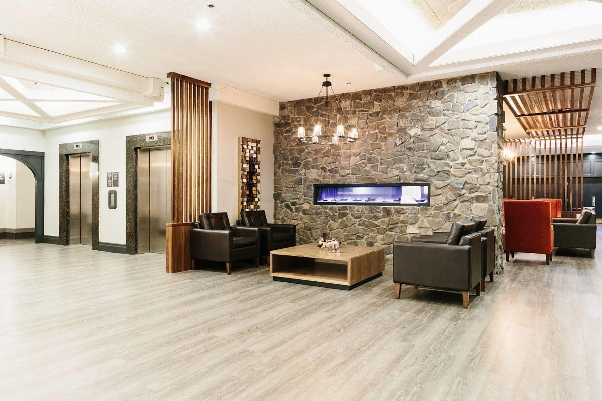 Elk + Avenue Hotel Banff